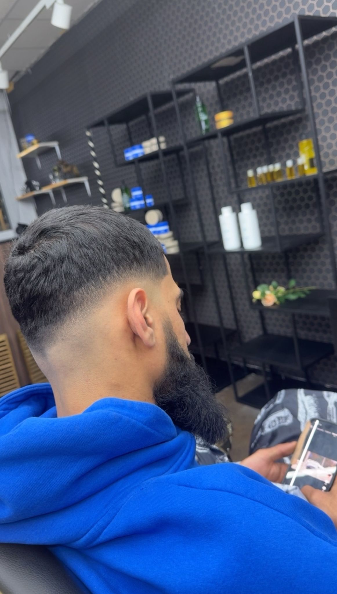 Impressiefoto van baard en kapsel combinatie